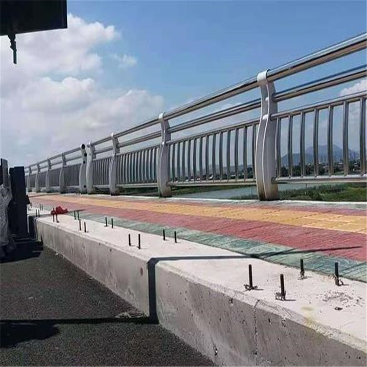 高架桥用灯光护栏用途有哪些 高架桥用灯光护栏用途有哪些