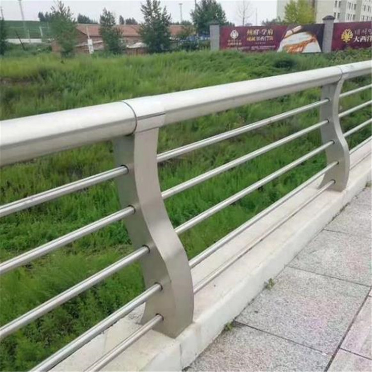 景区用人行道防护栏使用寿命是多少 景区用人行道防护栏使用寿命是多少